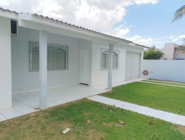 Casa 4 quartos com suíte, área gourmet e canil